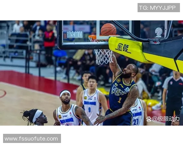 CBA精彩对决广州队与新疆队比赛视频回顾与精彩瞬间分析